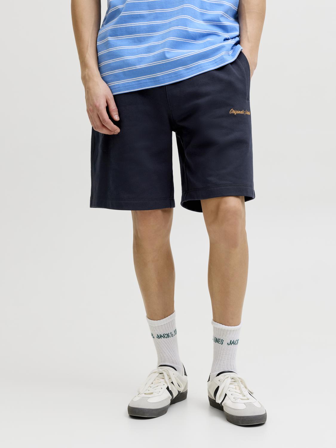model_shot-front